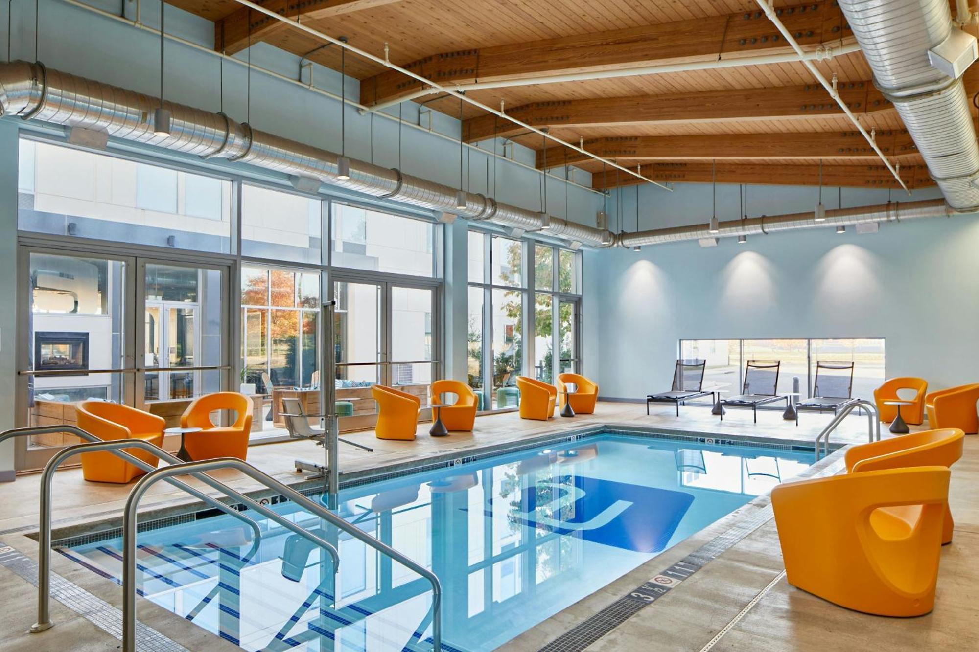 Aloft Dulles Airport North Hotel 3*