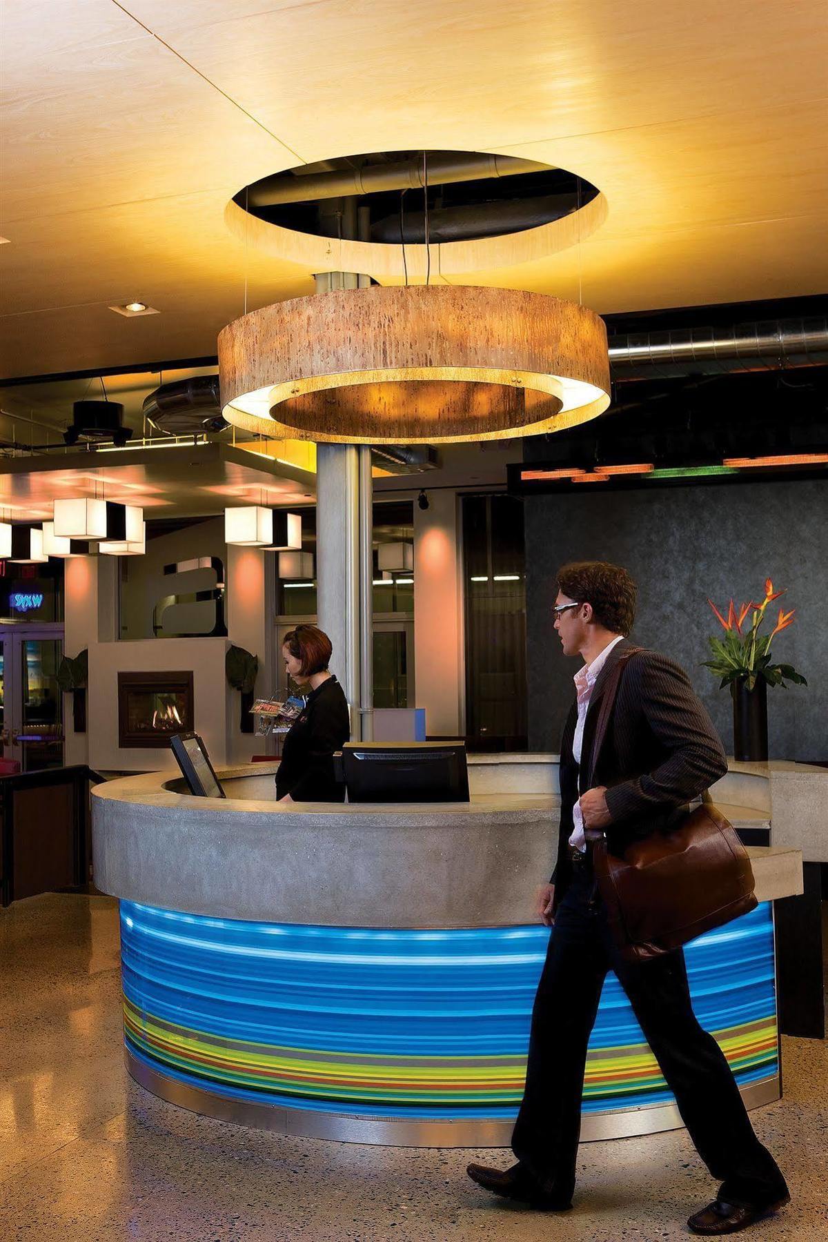 Aloft Dulles Airport North Hotel